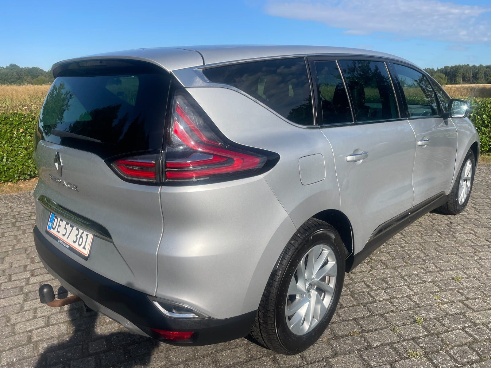 Sølv Renault Espace fra 2016