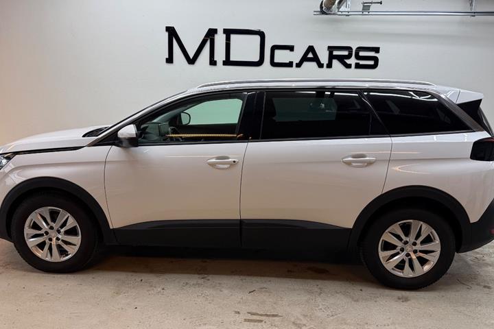 Hvid Peugeot 5008 fra 2018