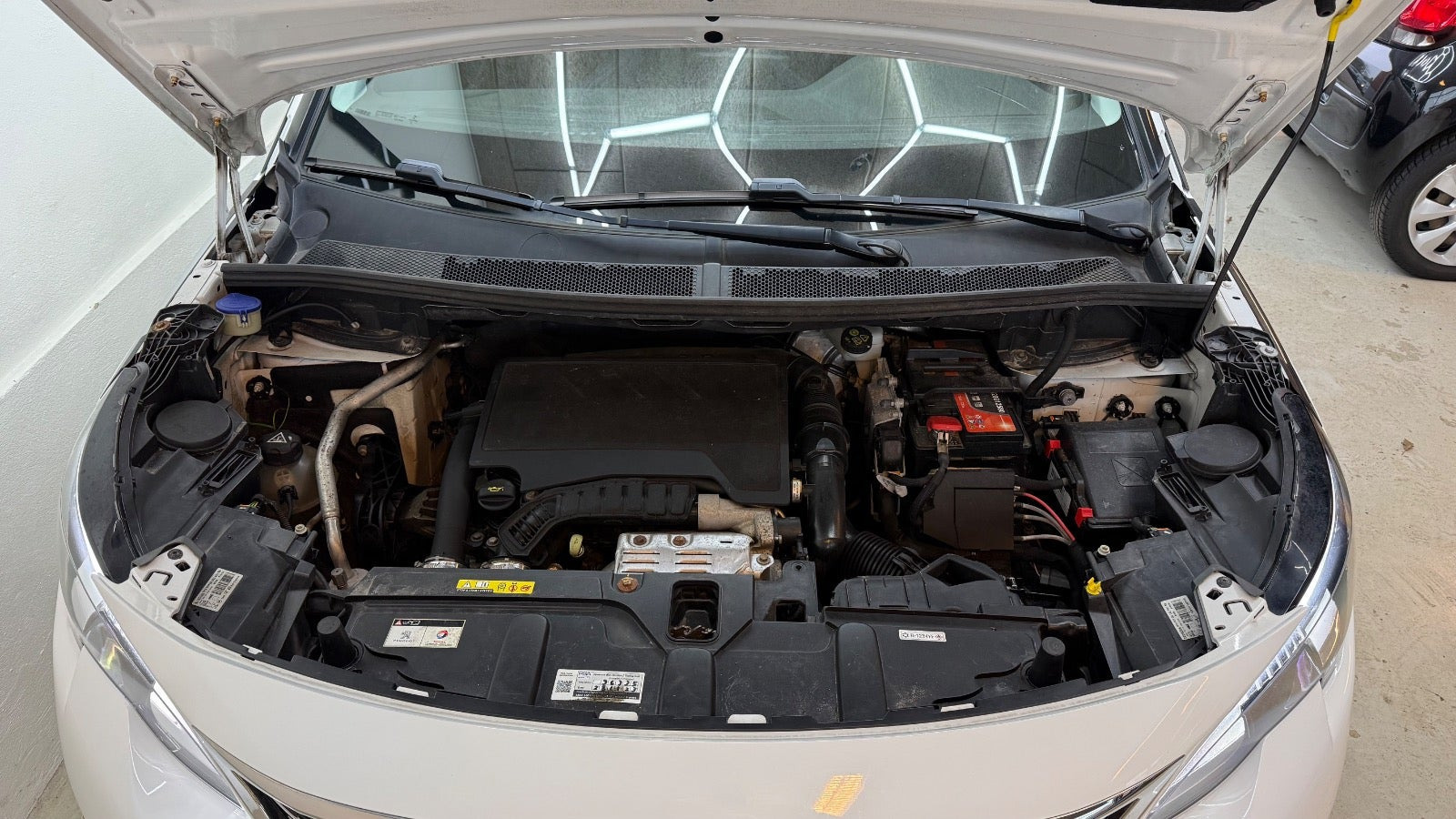 Hvid Peugeot 5008 fra 2018