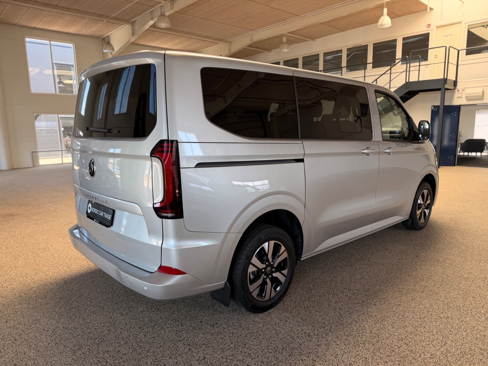 Grå VW e-Caravelle fra 2026