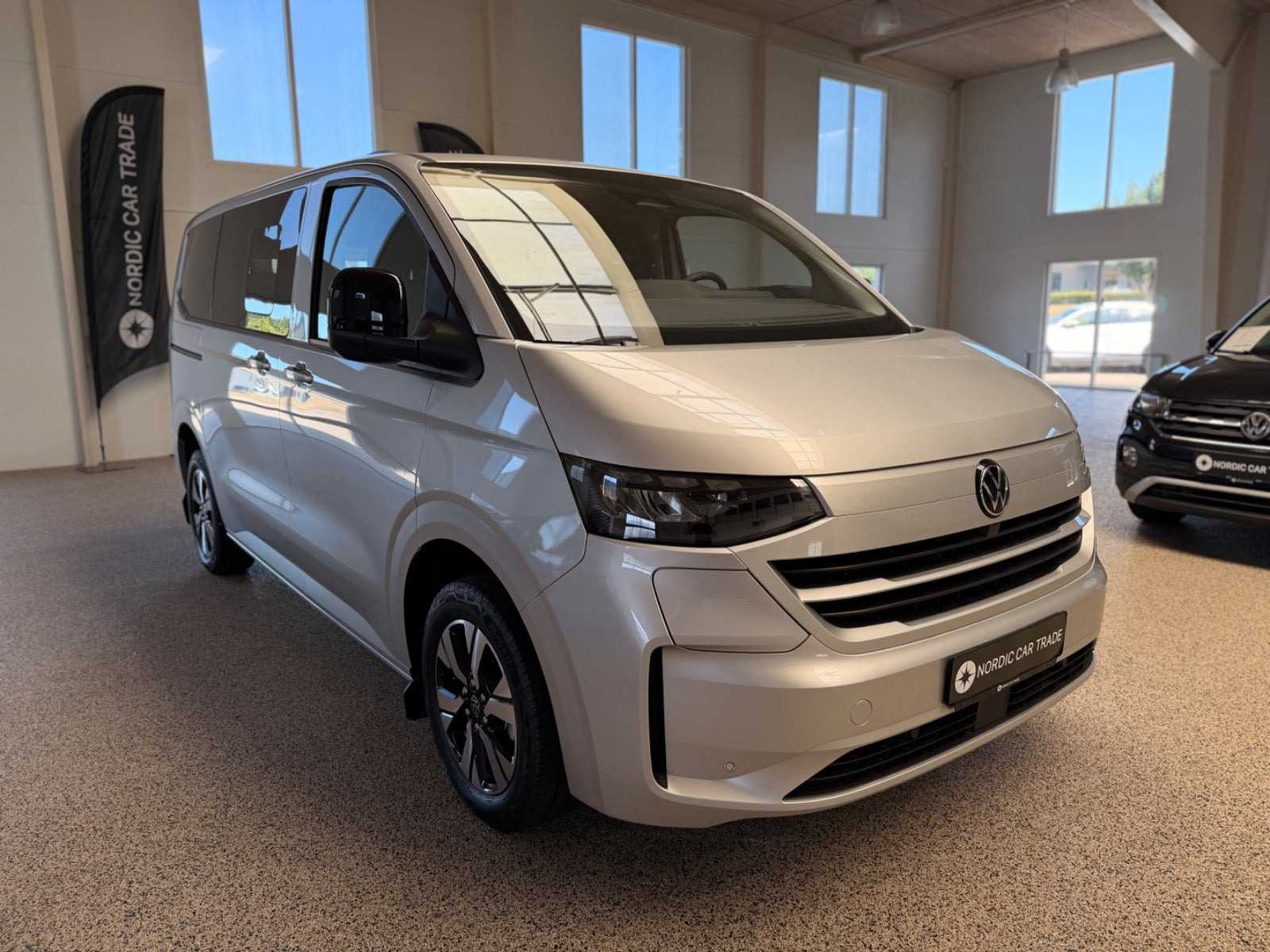 Grå VW e-Caravelle fra 2026