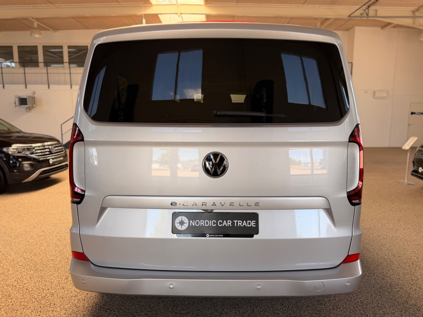 Grå VW e-Caravelle fra 2026