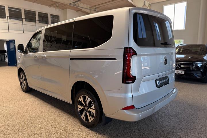 Grå VW e-Caravelle fra 2026