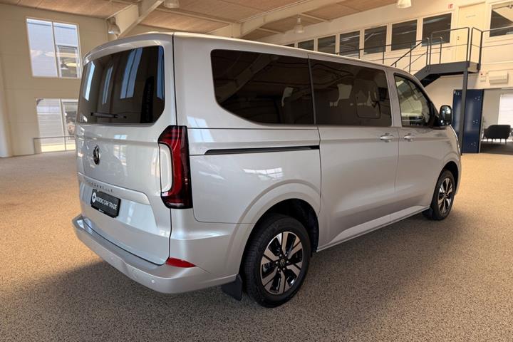 Grå VW e-Caravelle fra 2026