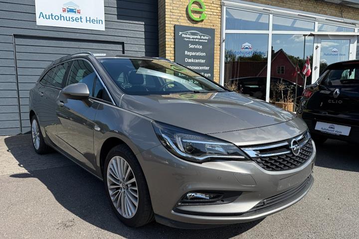 Grå Opel Astra fra 2017 set udefra