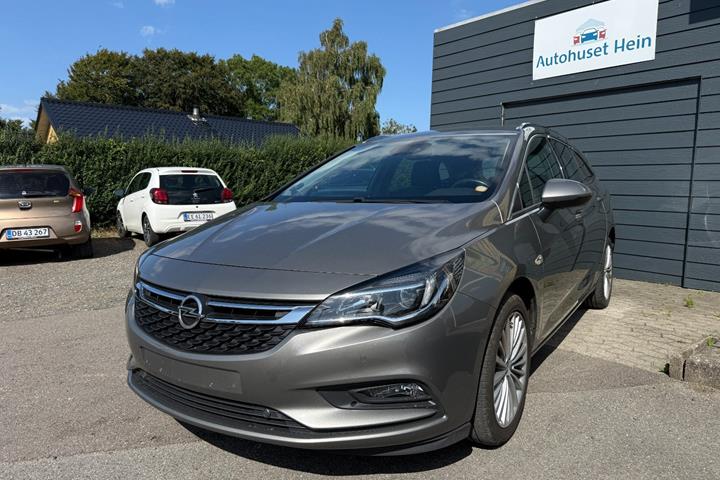 Grå Opel Astra fra 2017