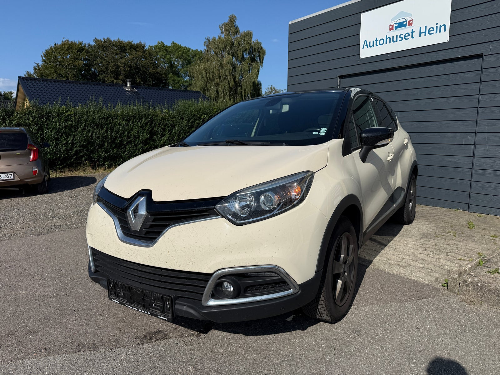 Beige Renault Captur fra 2016