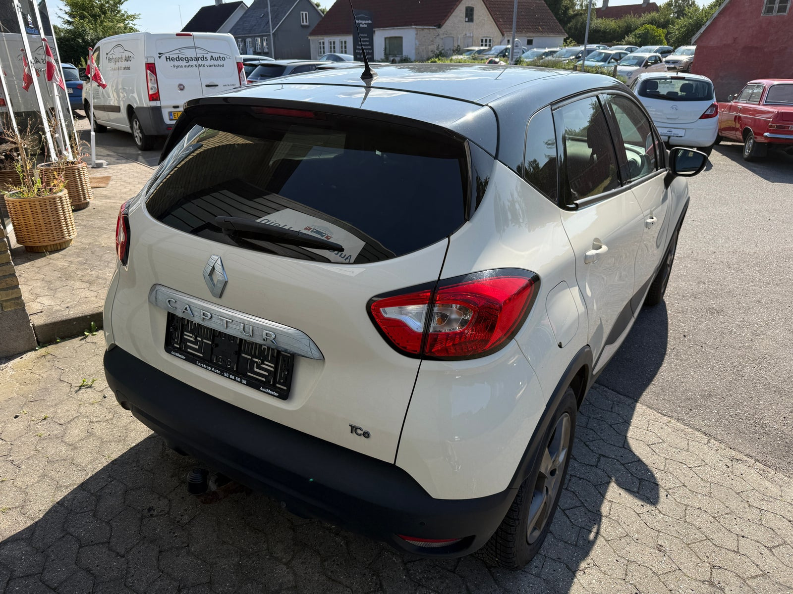 Beige Renault Captur fra 2016