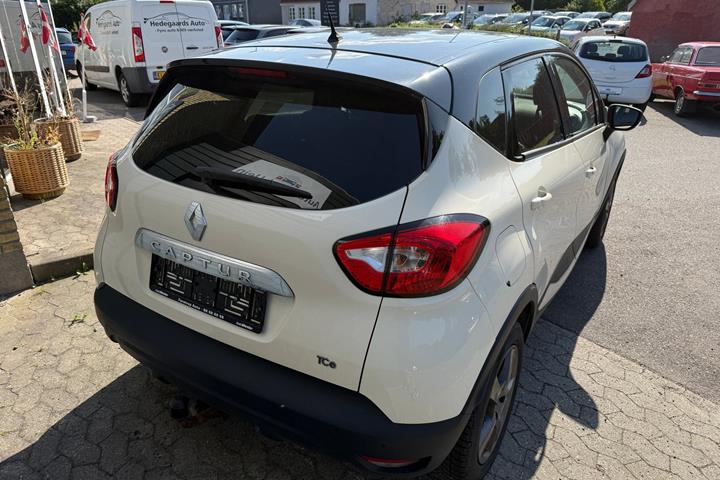 Beige Renault Captur fra 2016