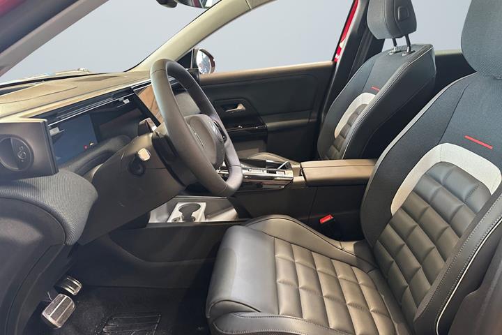Rød Citroën ë-C5 Aircross fra 2026
