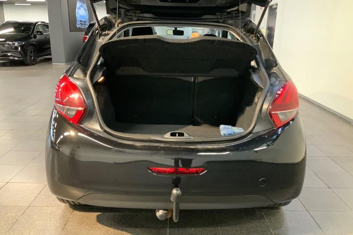 Sort Peugeot 208 fra 2018
