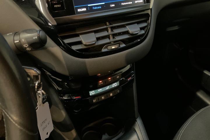 Sort Peugeot 208 fra 2018