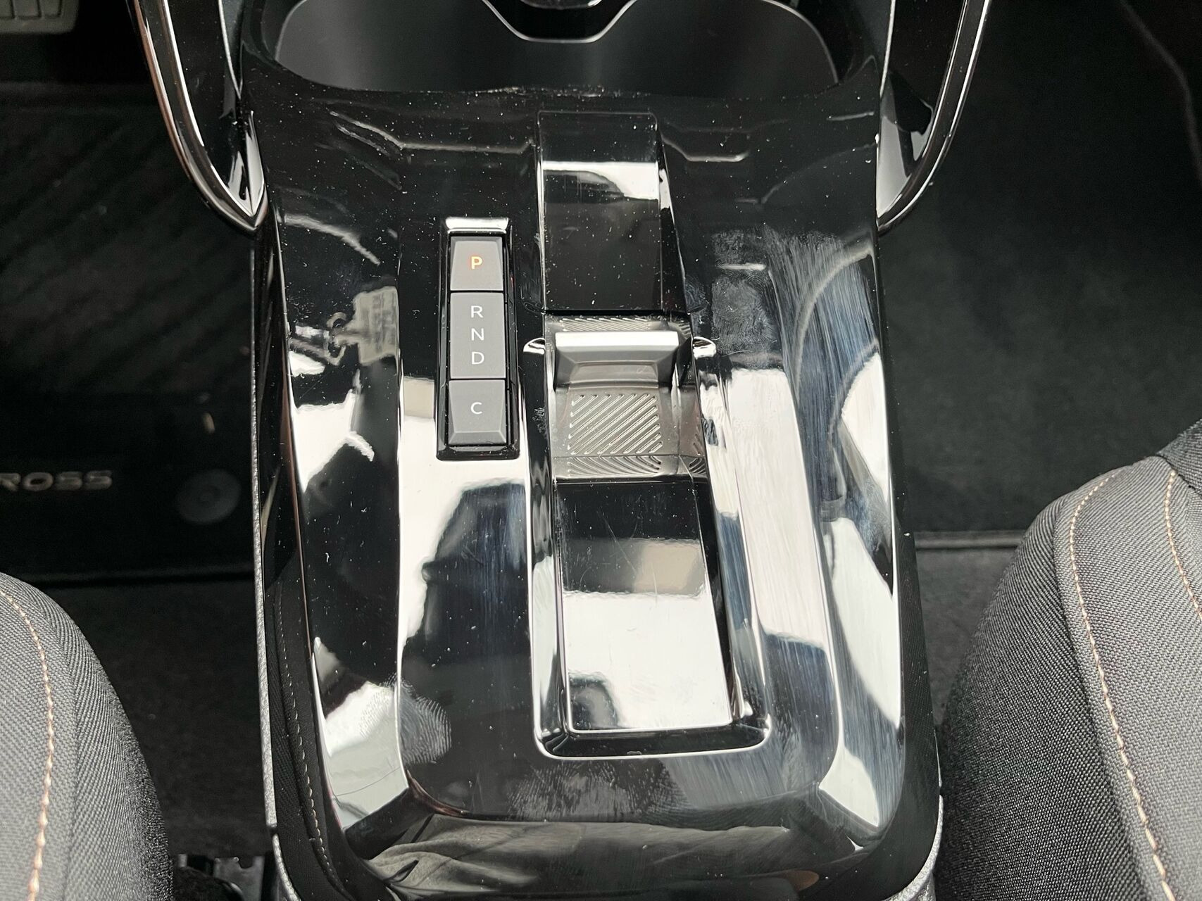 Rød Citroën e-C3 Aircross fra 2026