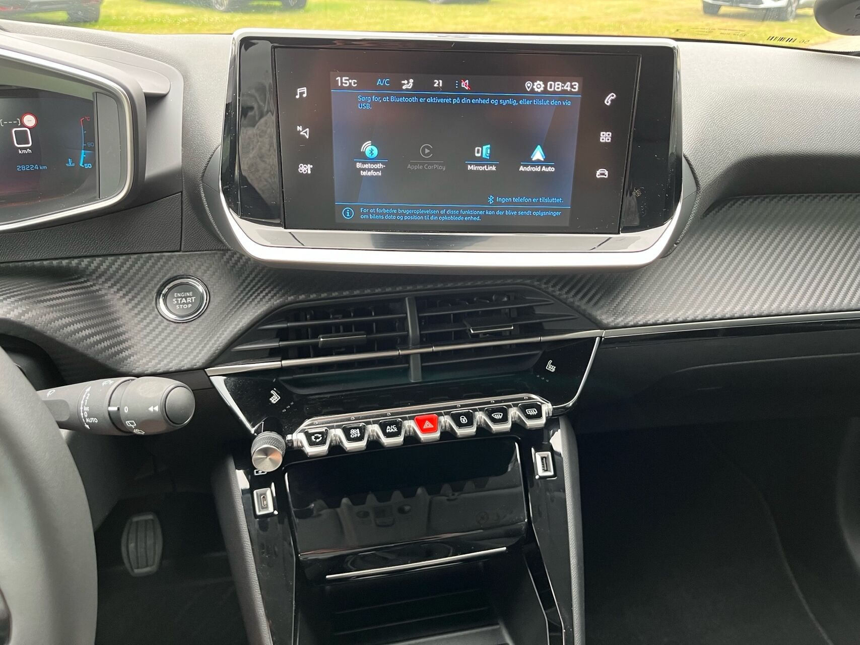 Grå Peugeot 208 fra 2023