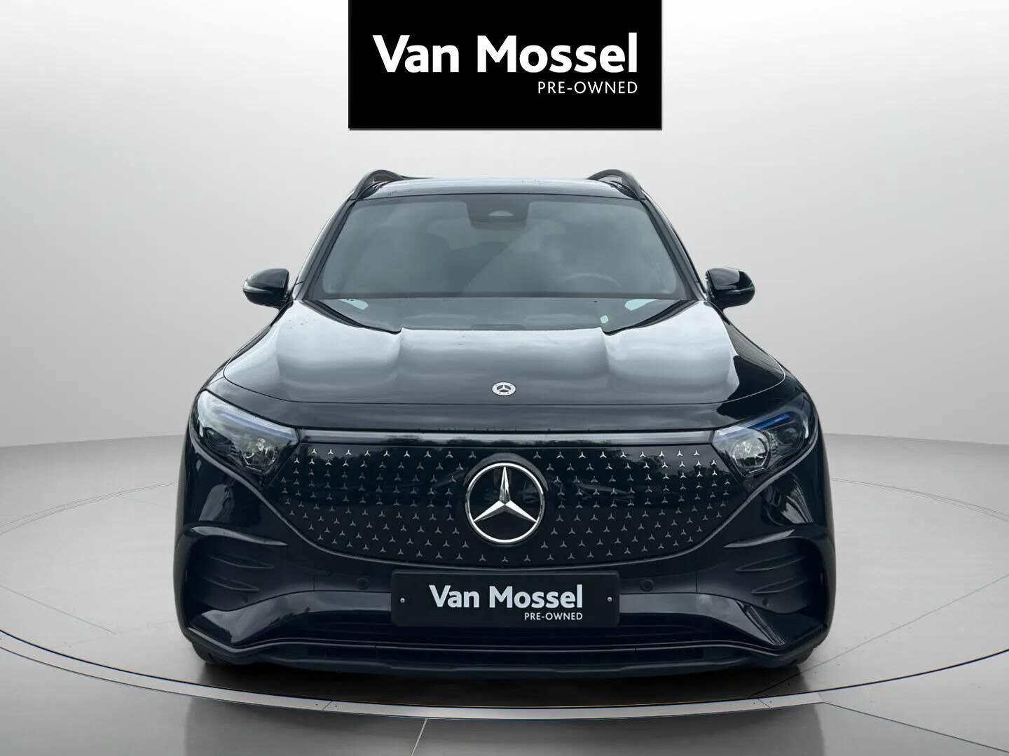 Sort Mercedes EQB 250+ fra 2025