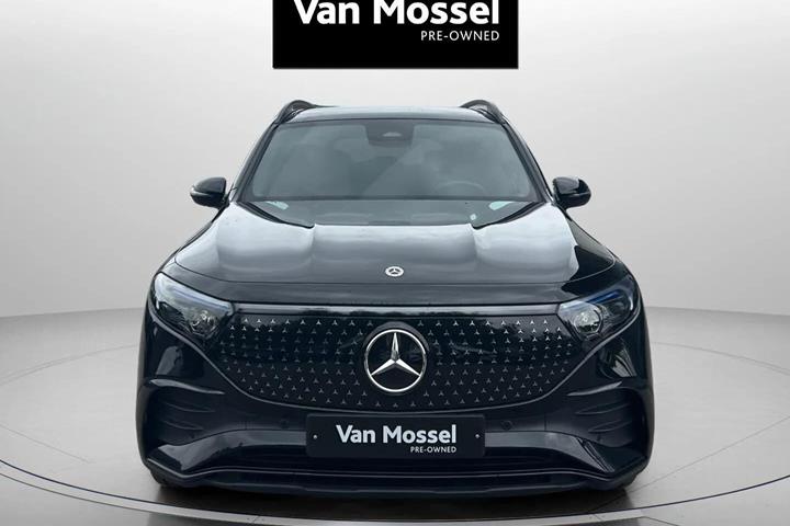 Sort Mercedes EQB 250+ fra 2025