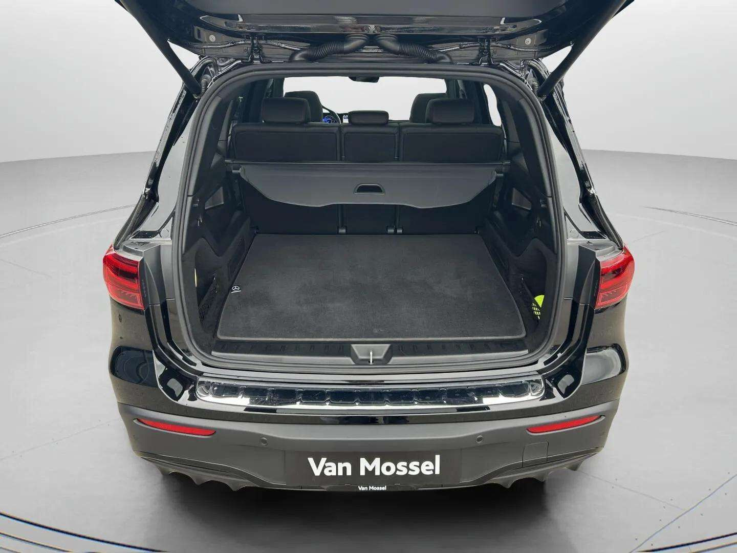 Sort Mercedes EQB 250+ fra 2025