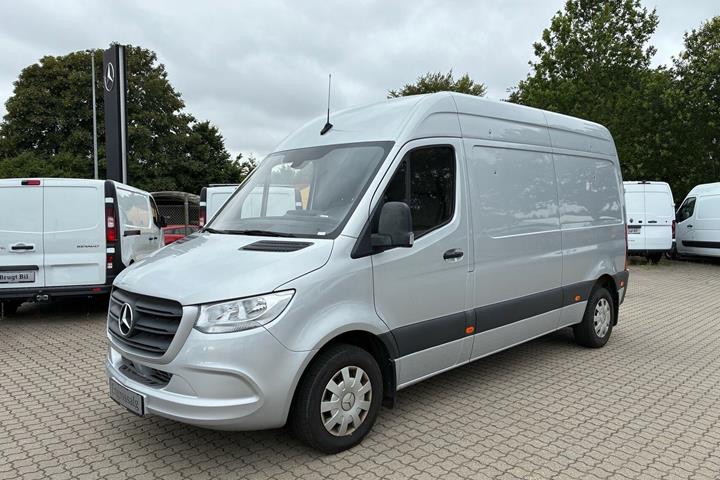 Sølv Mercedes Sprinter 214 fra 2021