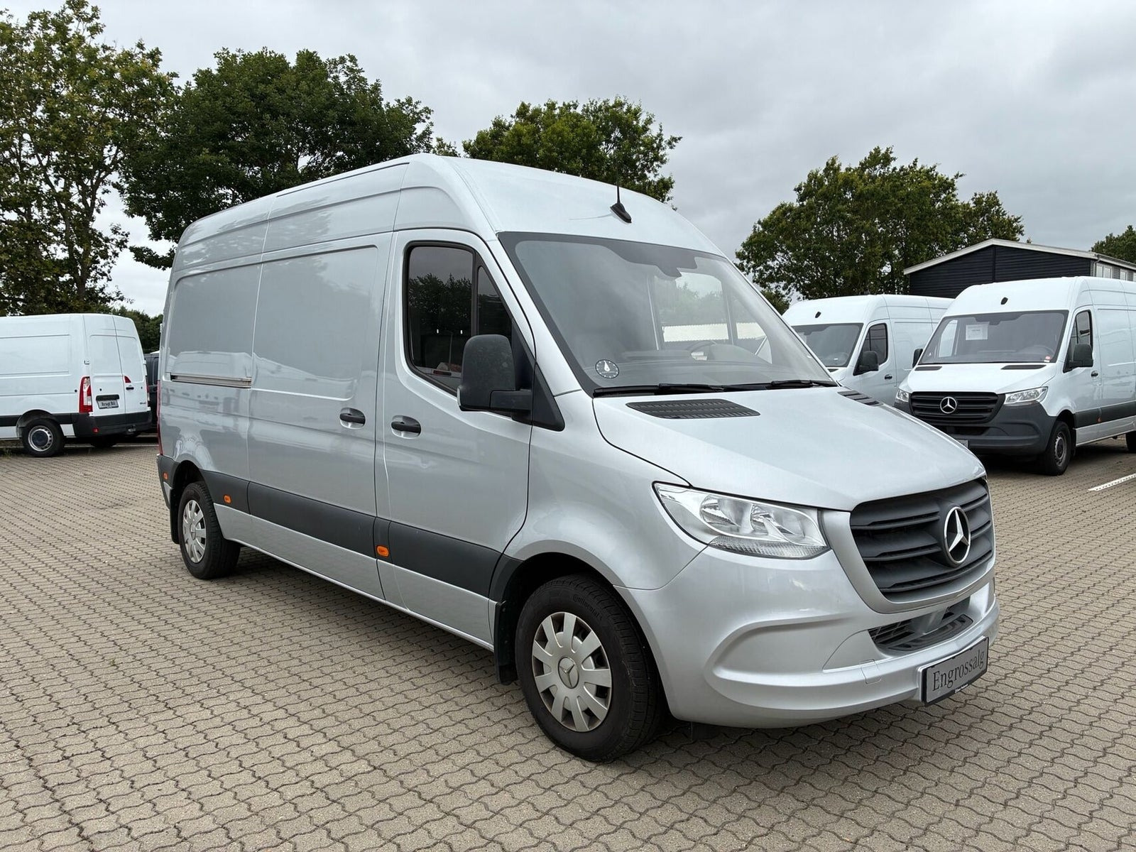 Sølv Mercedes Sprinter 214 fra 2021