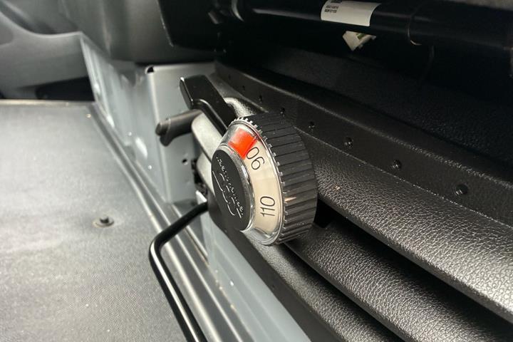 Sølv Mercedes Sprinter 214 fra 2021