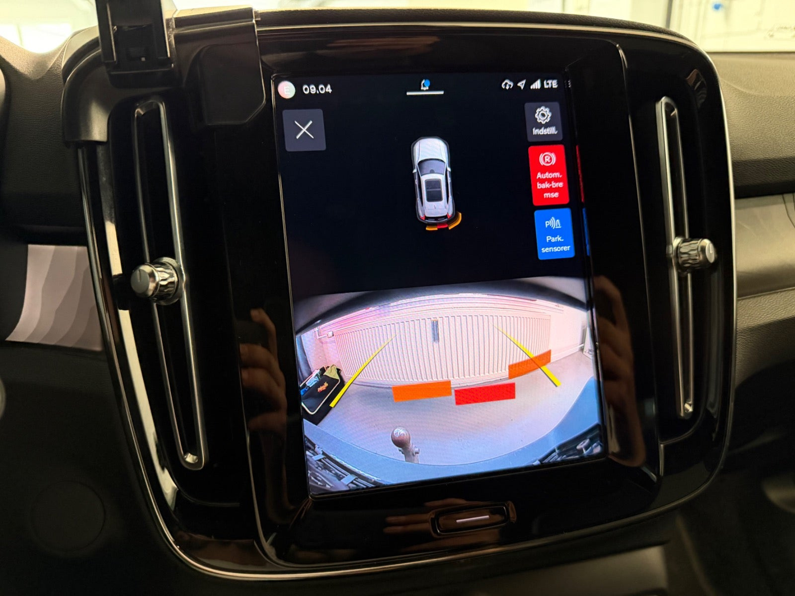 Hvid Volvo XC40 fra 2023