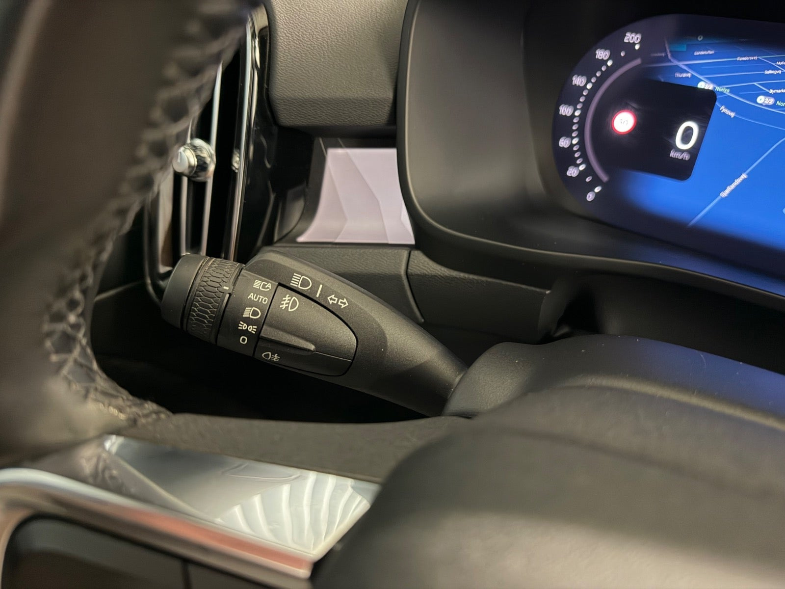 Hvid Volvo XC40 fra 2023