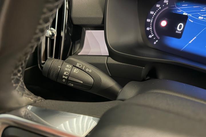 Hvid Volvo XC40 fra 2023