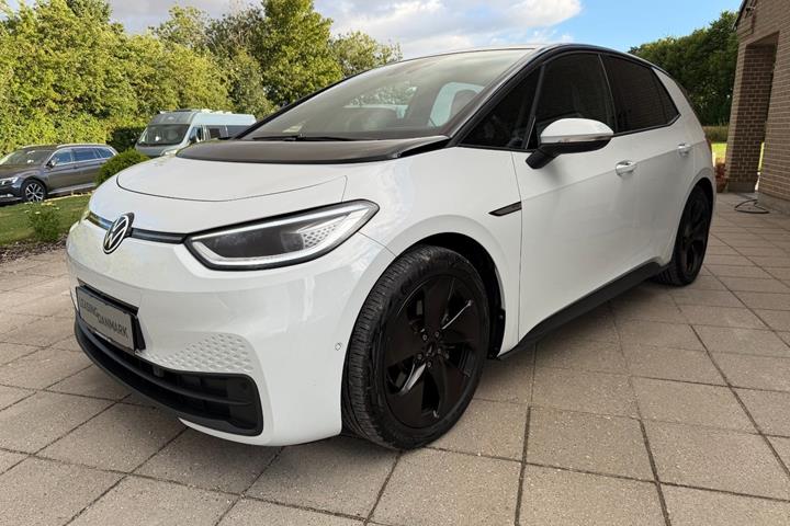 Hvid VW ID.3 fra 2023 set udefra