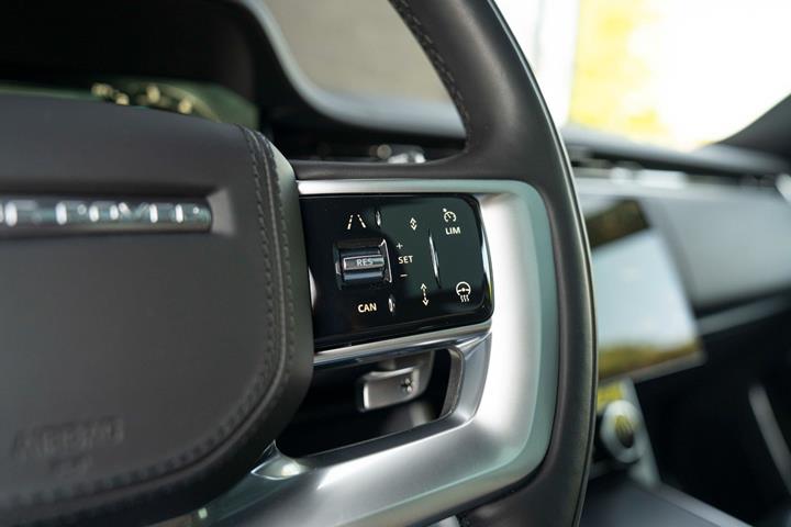Sort Land Rover Range Rover fra 2023