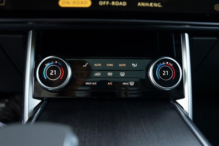 Sort Land Rover Range Rover fra 2023