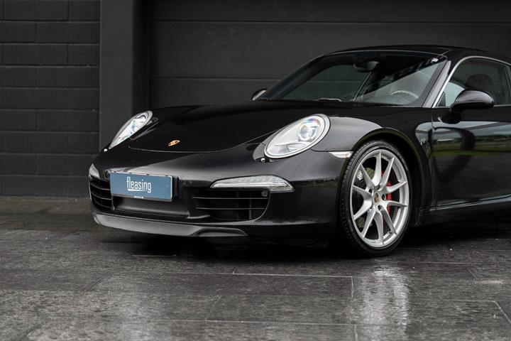 Sort Porsche 911 Carrera S fra 2013