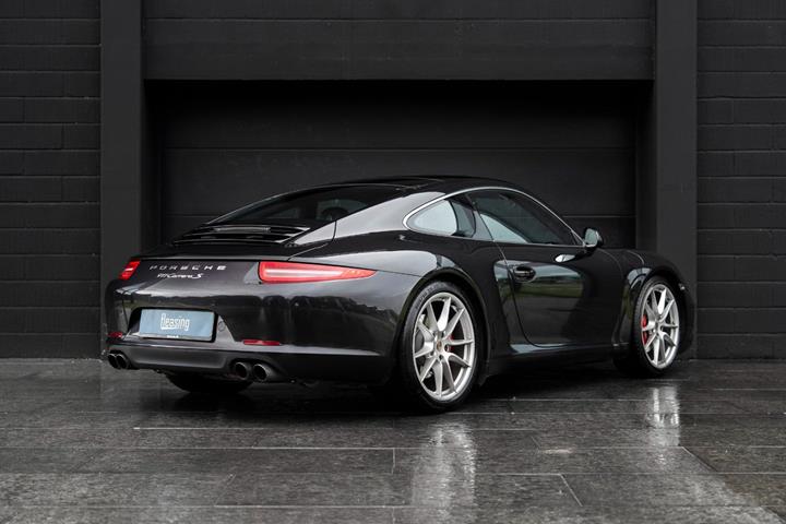 Sort Porsche 911 Carrera S fra 2013