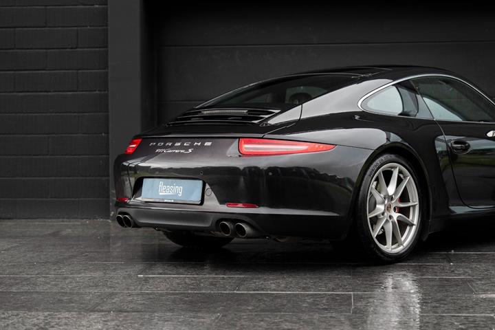 Sort Porsche 911 Carrera S fra 2013