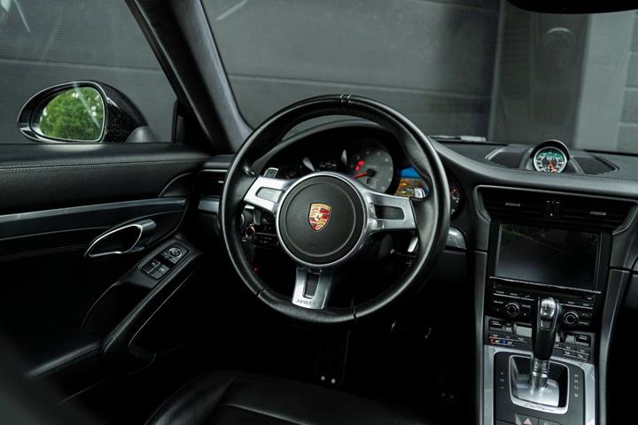Sort Porsche 911 Carrera S fra 2013