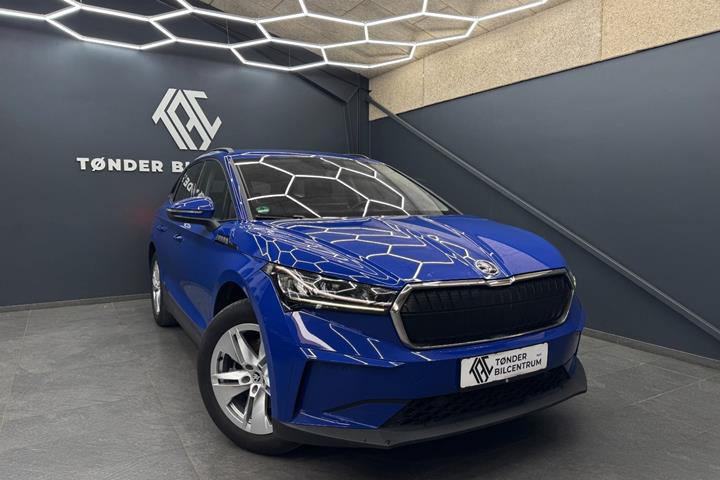 Blå Skoda Enyaq fra 2023