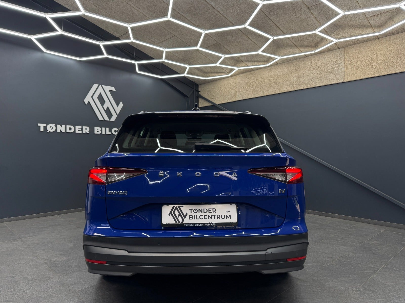 Blå Skoda Enyaq fra 2023