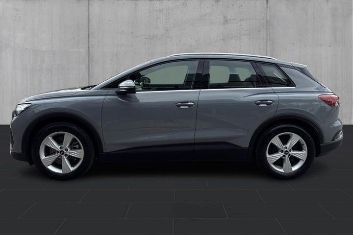 Grå Audi Q4 e-tron fra 2022