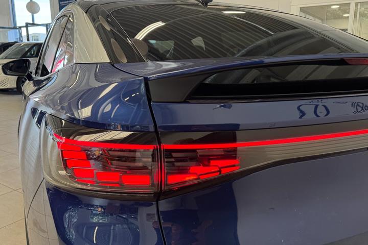 Blå VW ID.5 fra 2025