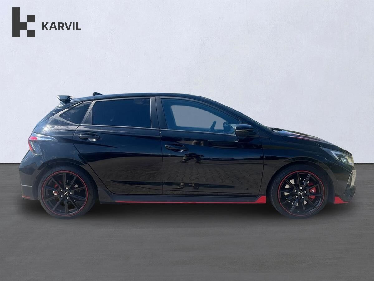 Sort Hyundai i20 fra 2023