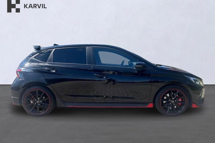 Sort Hyundai i20 fra 2023