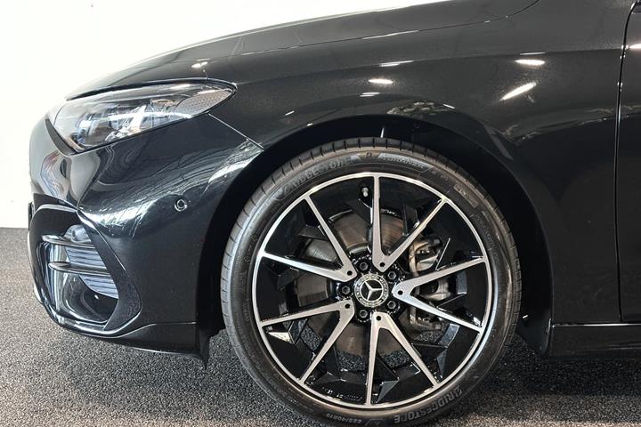 Sort Mercedes CLA250+ fra 2025