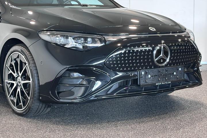 Sort Mercedes CLA250+ fra 2025