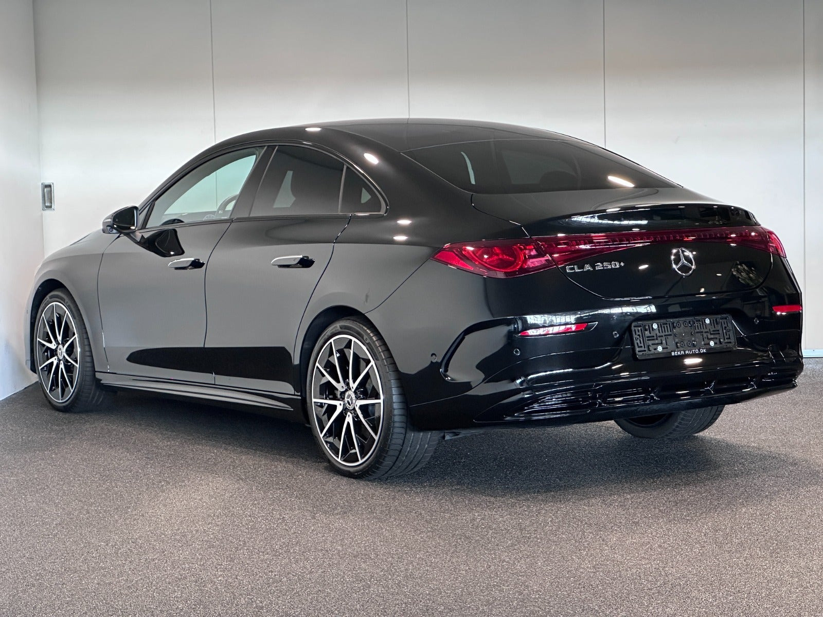 Sort Mercedes CLA250+ fra 2025