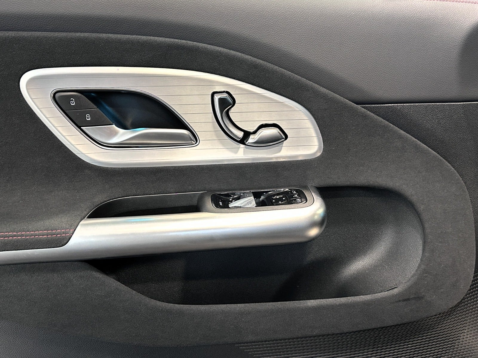 Sort Mercedes CLA250+ fra 2025