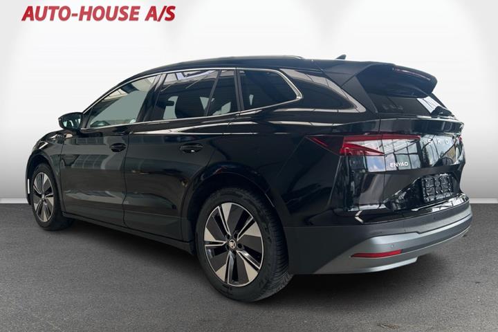 Sort Skoda Enyaq fra 2025