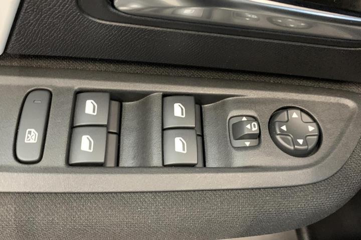 Grå Citroën ë-C4 X fra 2025
