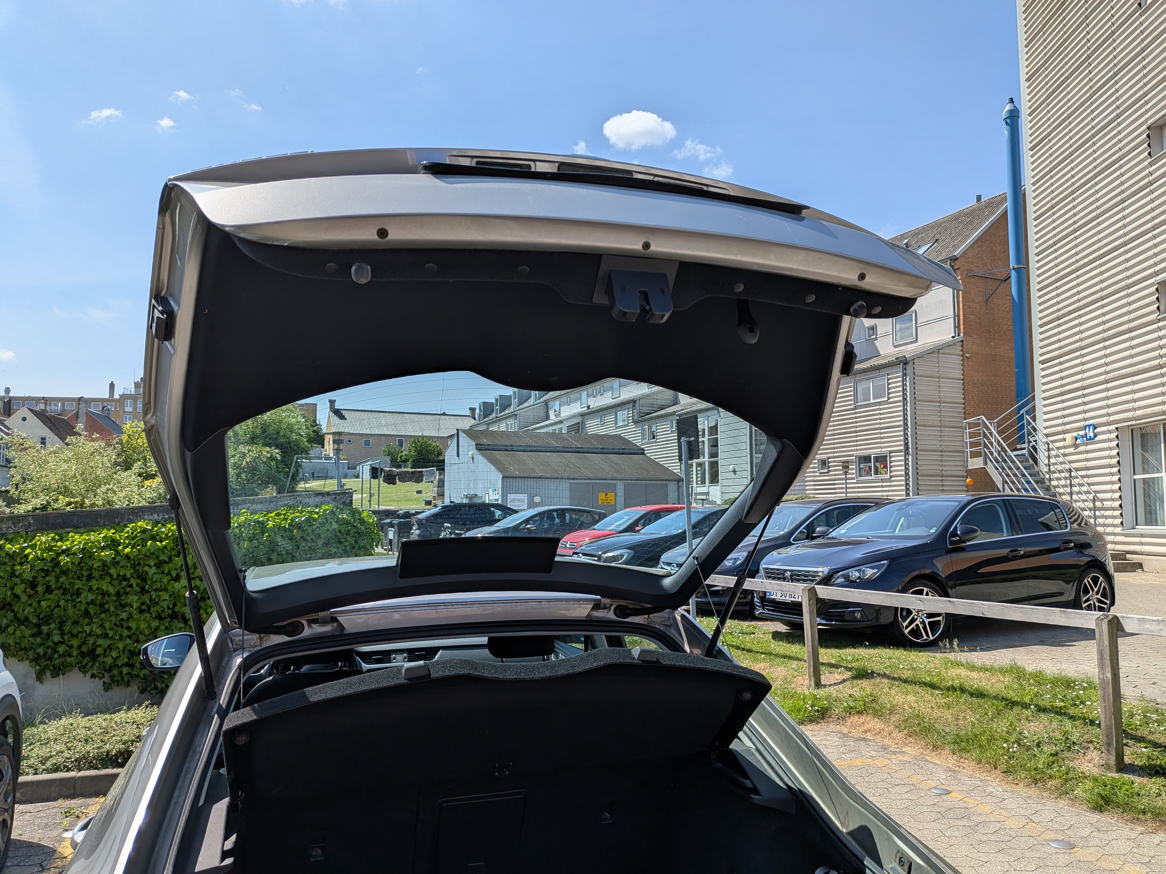 Beige Skoda Octavia fra 2017