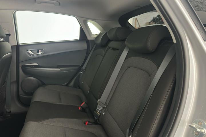 Sølv Hyundai Kona fra 2022