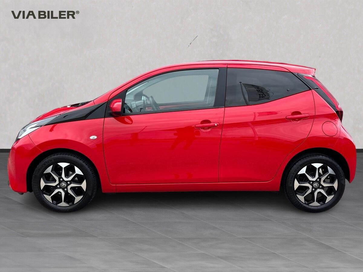 Rød Toyota Aygo fra 2020