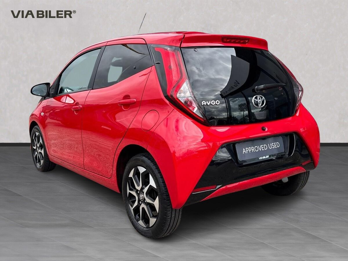 Rød Toyota Aygo fra 2020